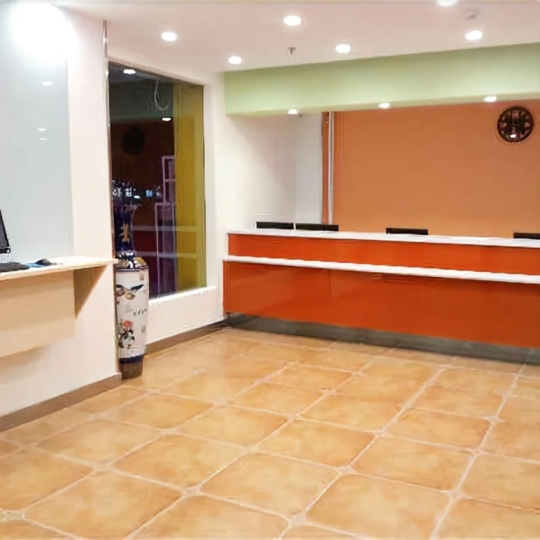 7 Days Hotel
