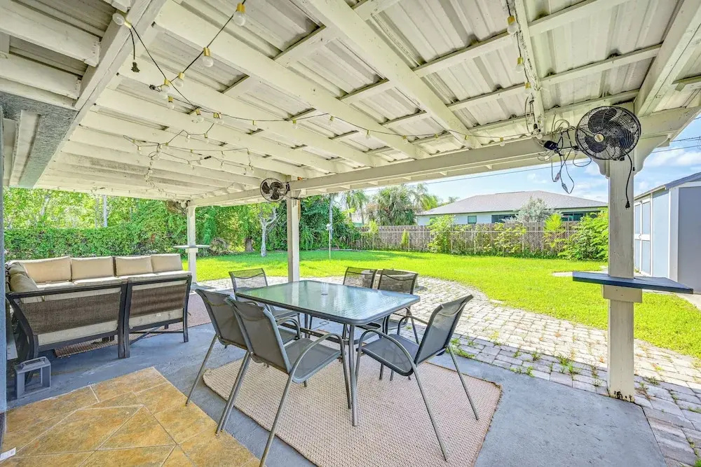 10 Mi to Bonita Beach: Pet-friendly Home w/ Yard!