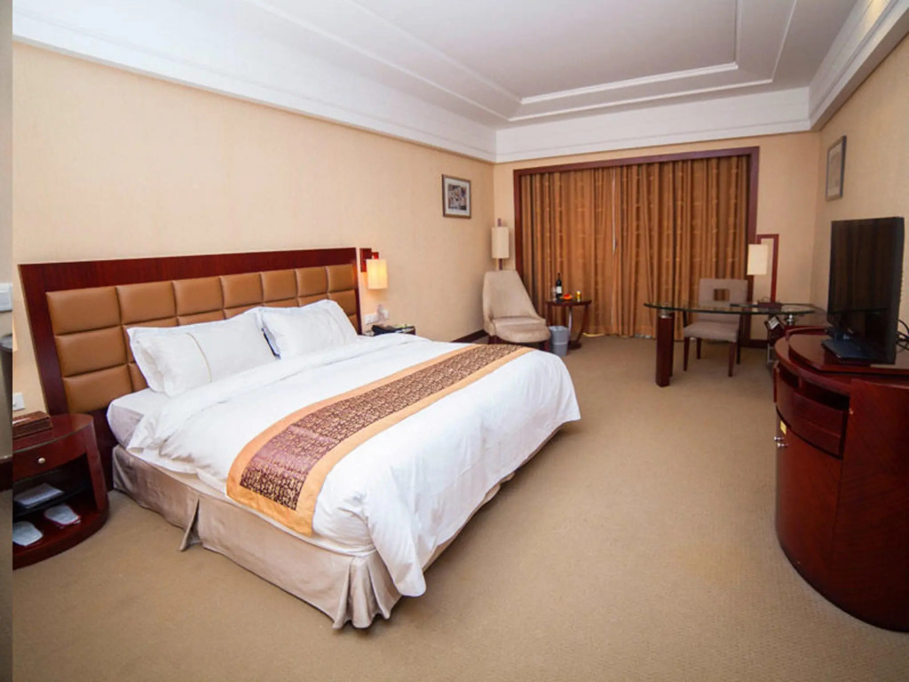 Deluxe Double room (full double bed)