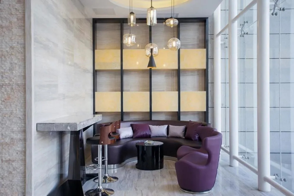Lobby & Reception