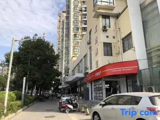 Shanghai Yijia Inn