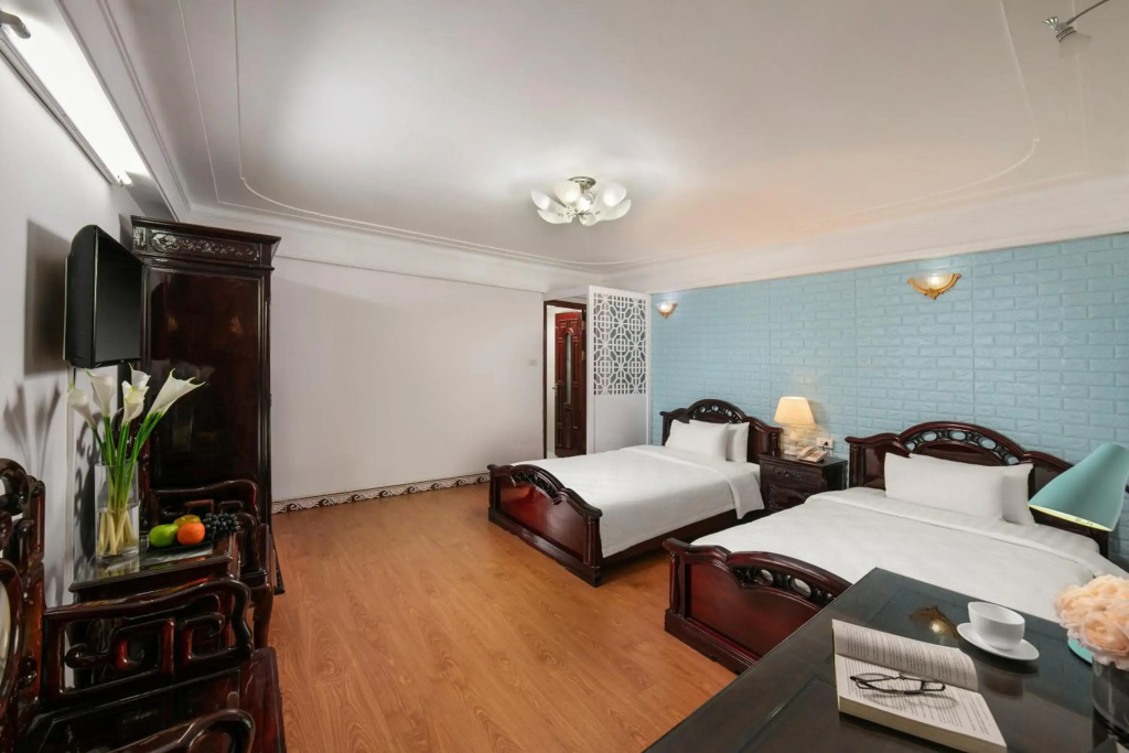 Little Diamond Hotel — фото
