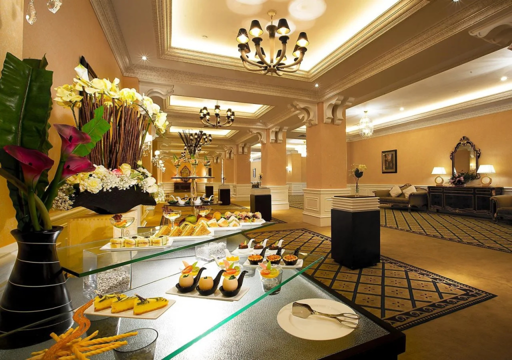 Food & Beverage