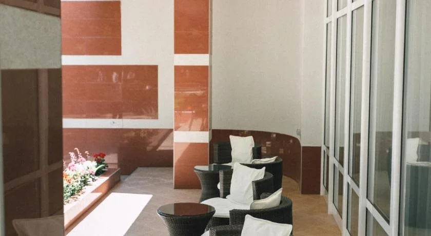 Lobby & Reception