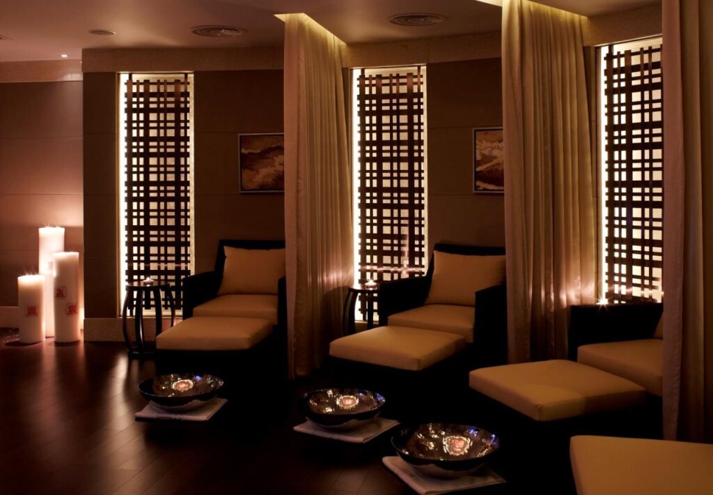Jw marriott shanghai. Changfeng park shanghai. jw marriott marquis hotel shanghai pudong.