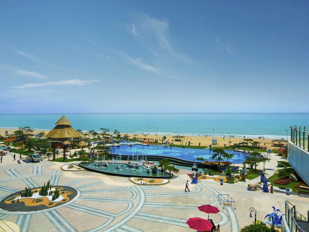 Beach & Waterfront