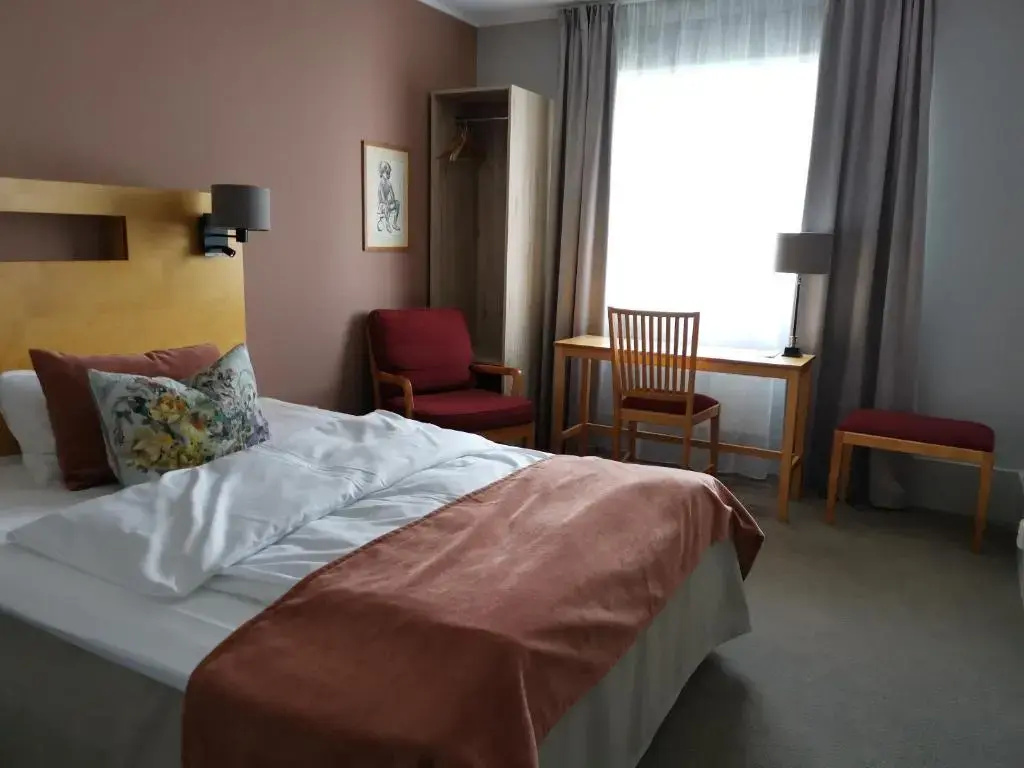 Standard Double room (full double bed)