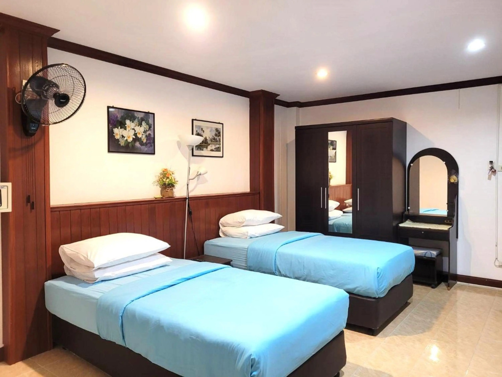 Rabbit Mansion Patong Hotel — 2