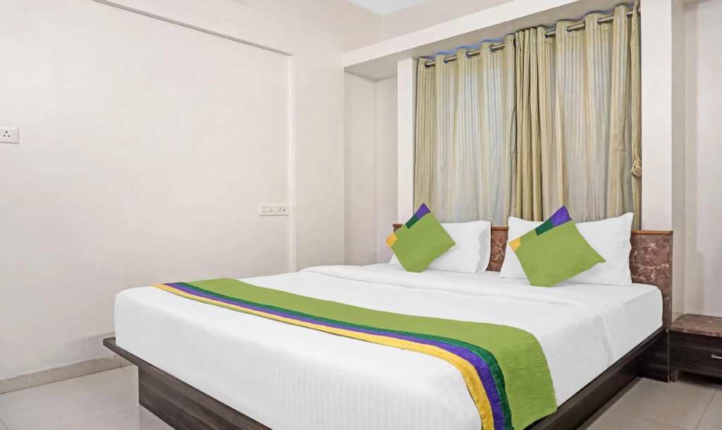 Standard Double room (full double bed)
