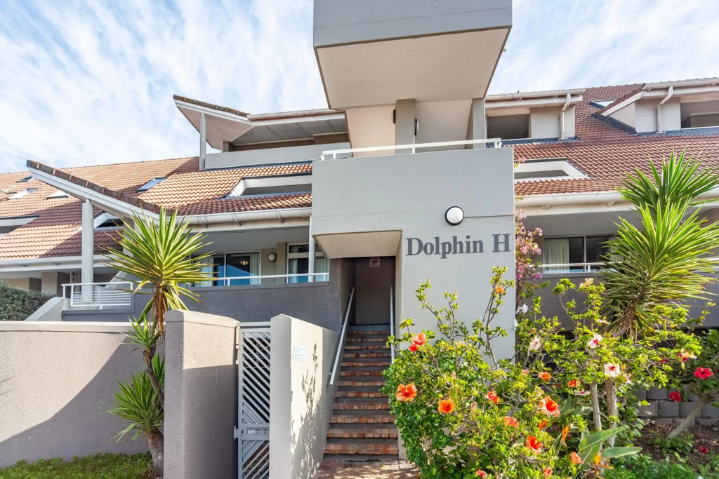 Luxury Private Beachfront 2 bedroom Dolphin Apartment, Blouberg, Cape Town