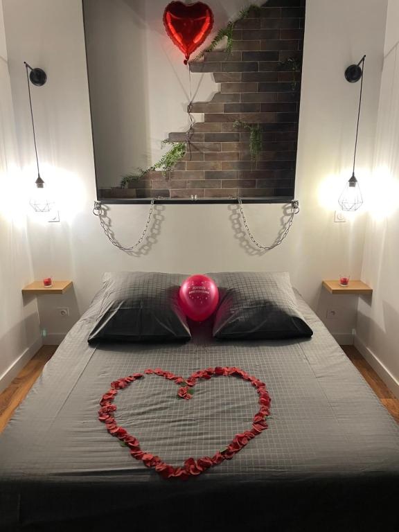 La Suite Grenoble SPA Jacuzzi Et Sauna Privatif (Adults Only)
