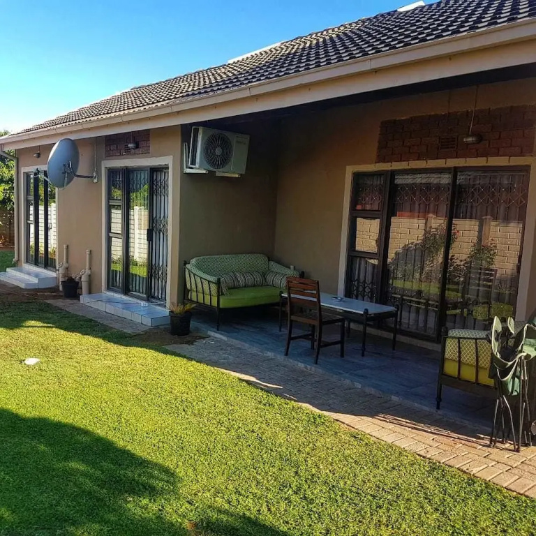 Legae Larona Guest House