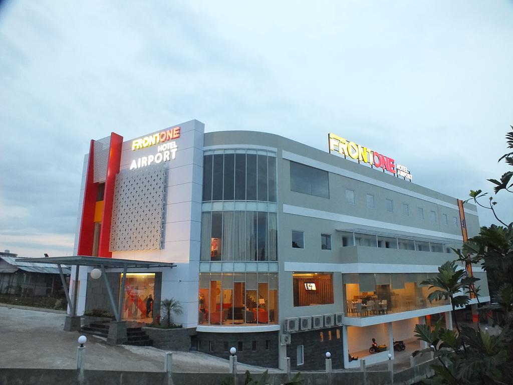 Front One Hotel Airport Solo, Boyolali image