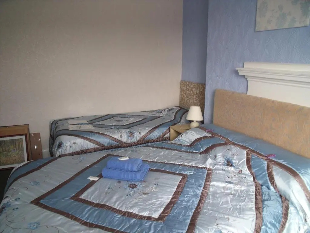 Standard Double room with harbour view (full double bed)