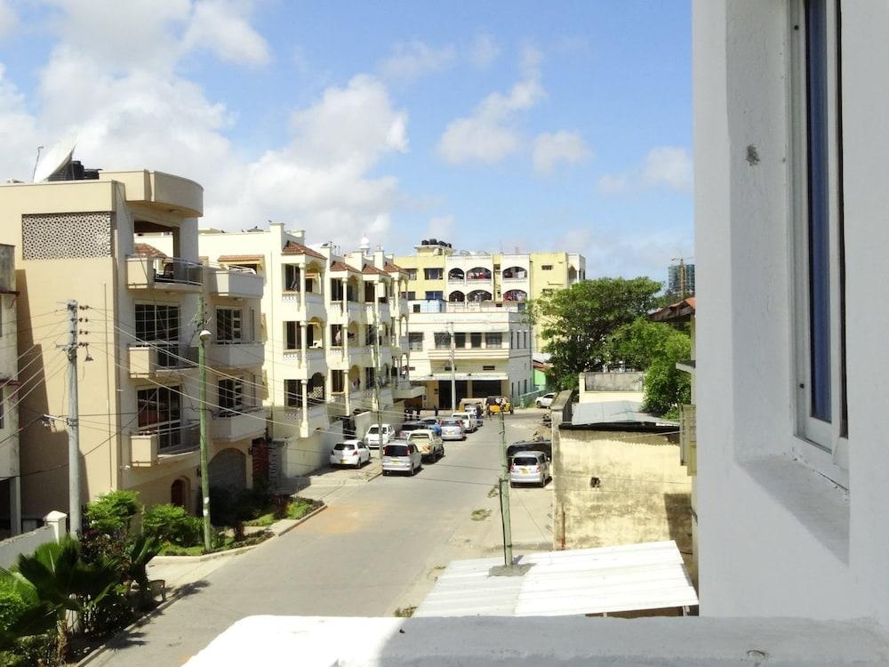 Ichaweri Hotel