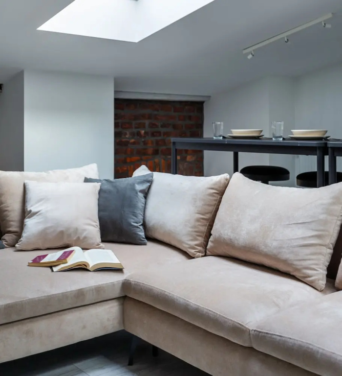 Blue Blood for 11 by Fragola Apartments