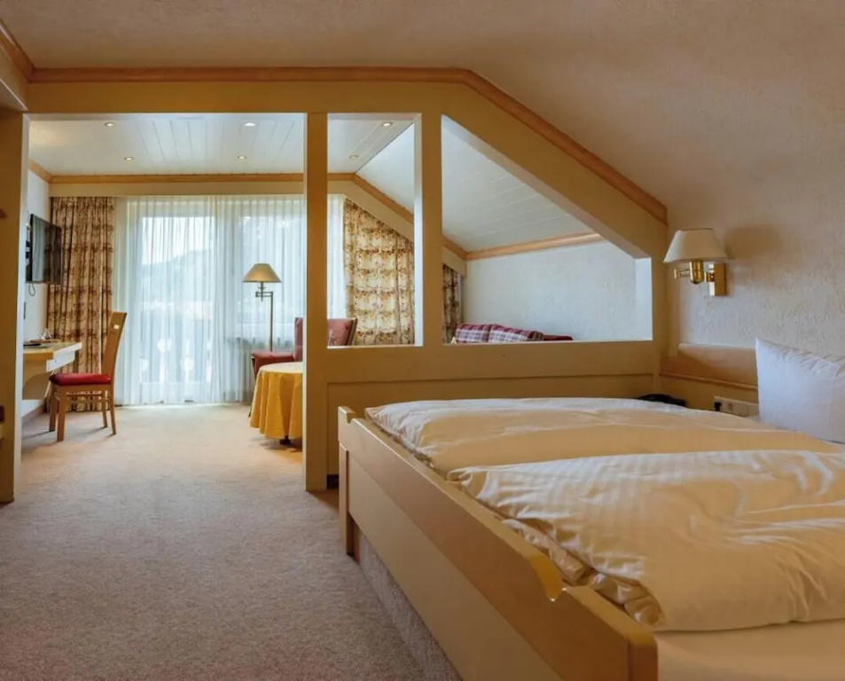 Standard Double room with balcony (full double bed)