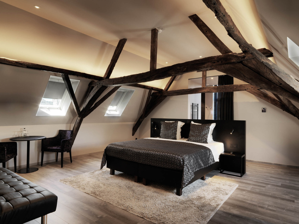 Double Suite (full double bed)