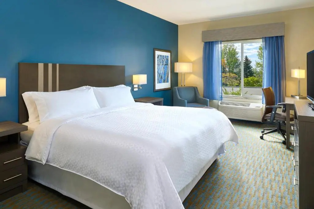 Standard room with city view