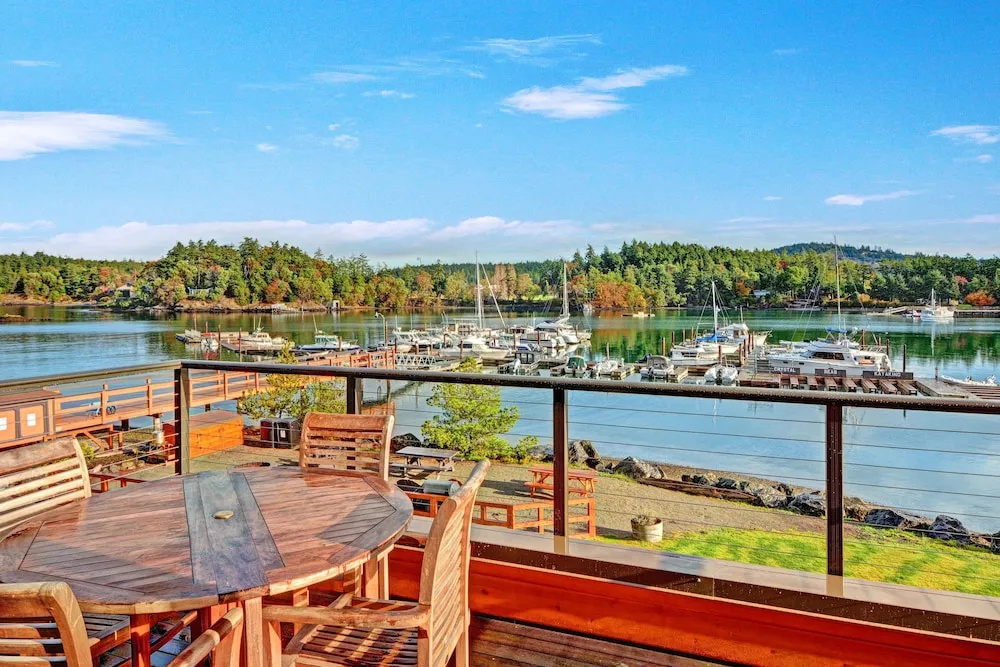 Beach & Waterfront