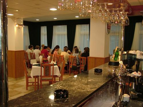 gallery_image_hidden_9