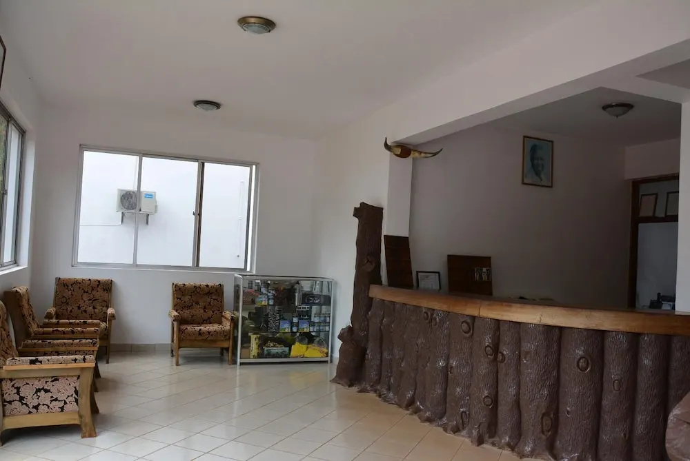 Lobby & Reception