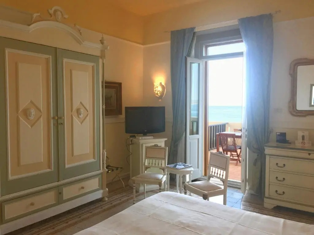 Standard Double room with balcony and with sea view (full double bed)