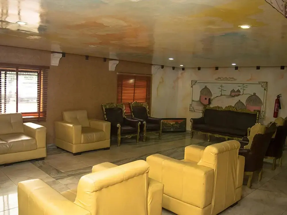 Lobby & Reception