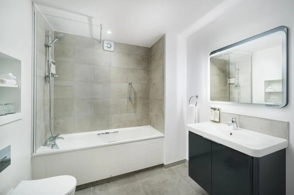 Double Suite (full double bed)