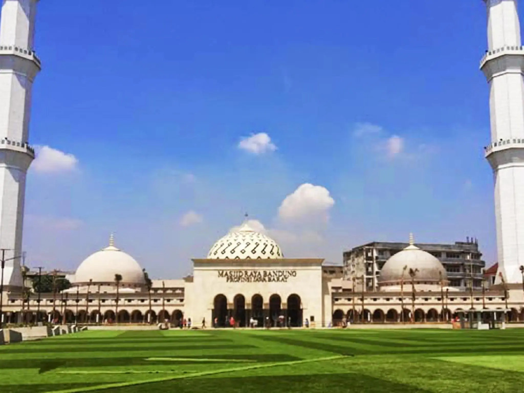 Golden Flower Hotel Bandung - фото 30