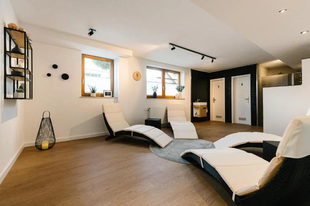 Moderne 2 Zi.-FeWo BlackForest Art Nähe Freiburg