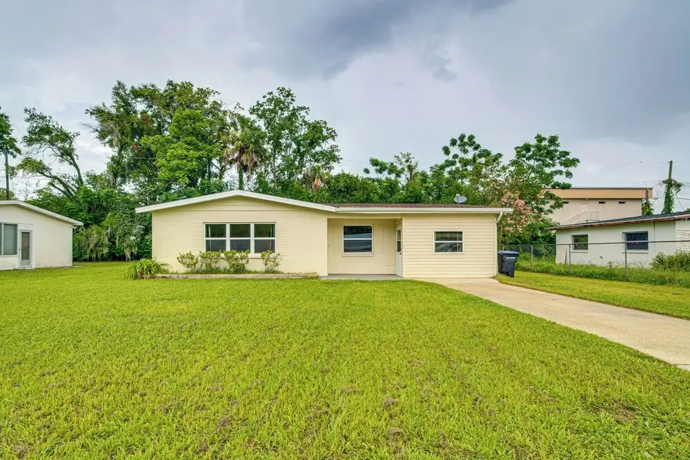10 Mi to Crystal River: Home in Citrus County