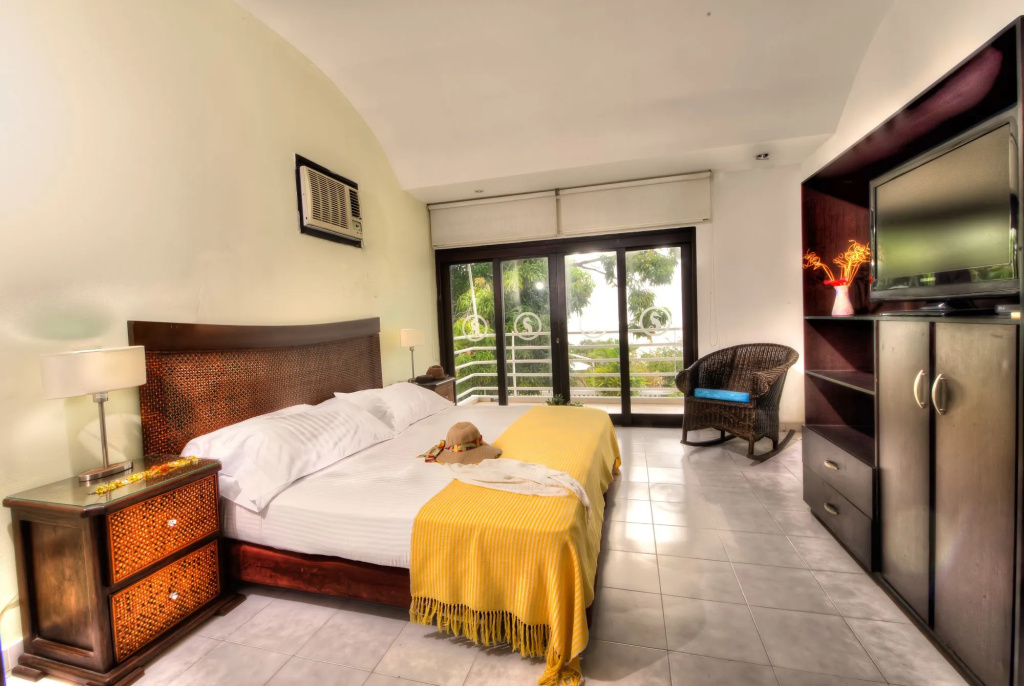 Hotel Santorini Kima Beach Resort — 4