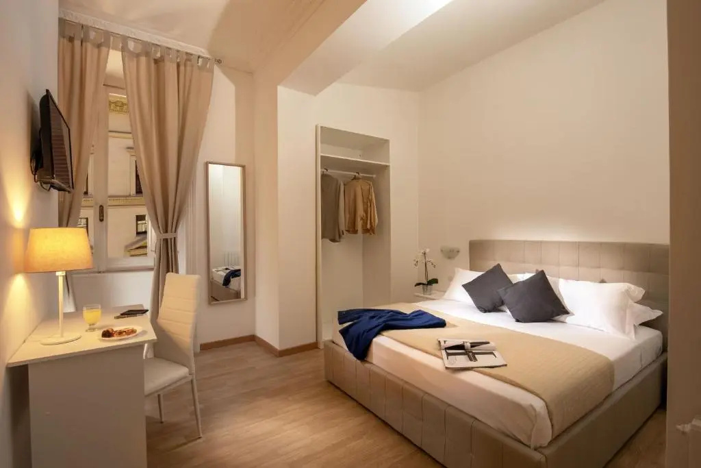 Standard Triple room