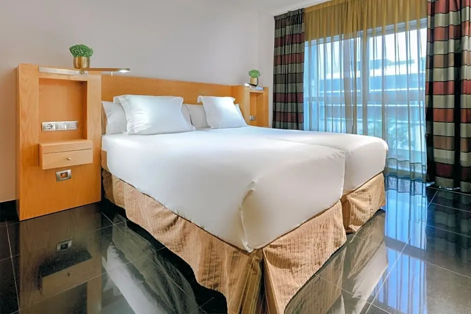 Hesperia Fira Aparthotel - Chambres