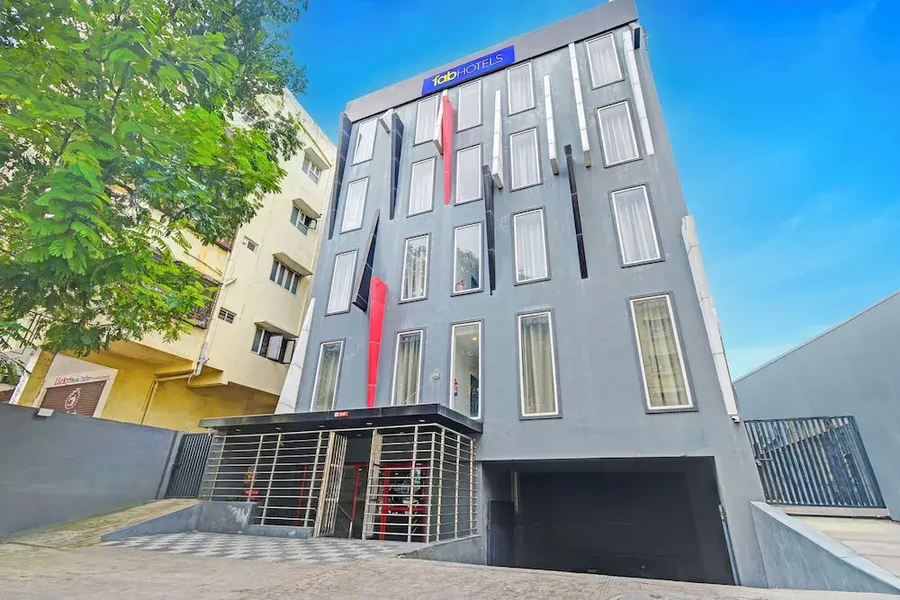 Fabhotel White Ridge Shivam