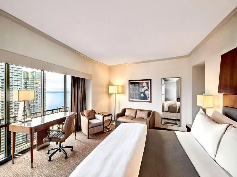 Deluxe Double room with view (full double bed)