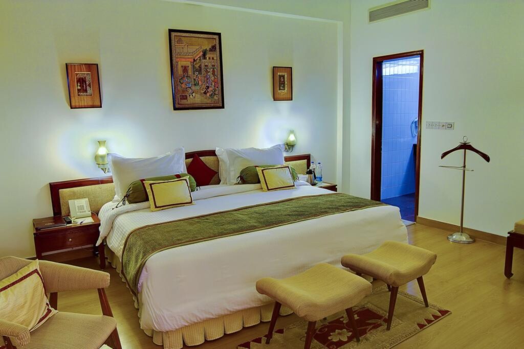 Hotel Clarks Shiraz, Agra by null