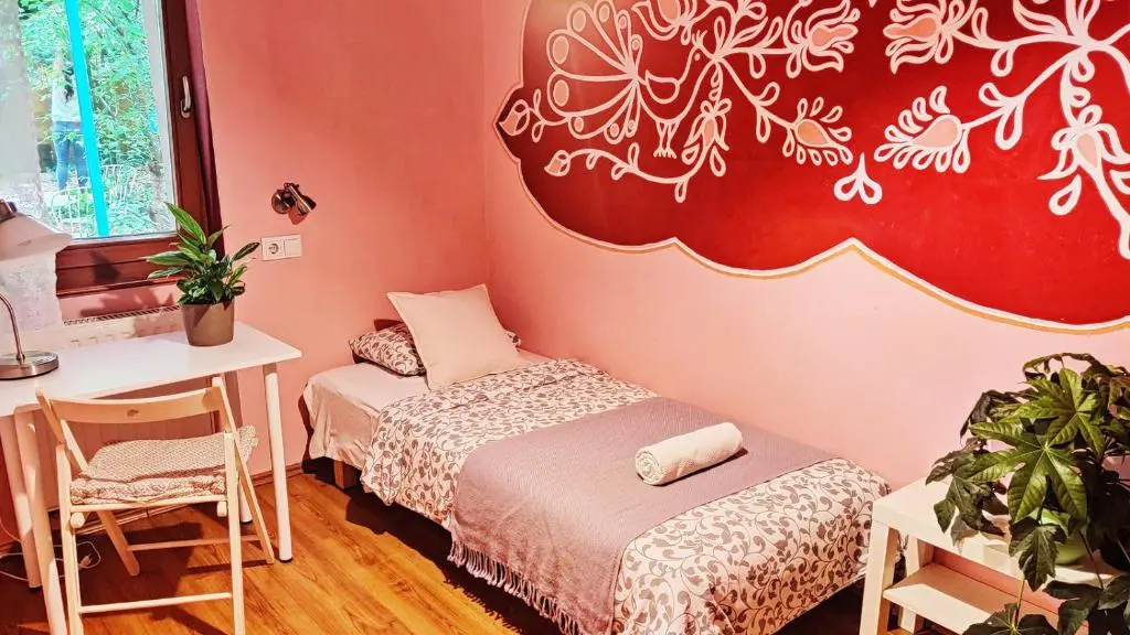 Economy room