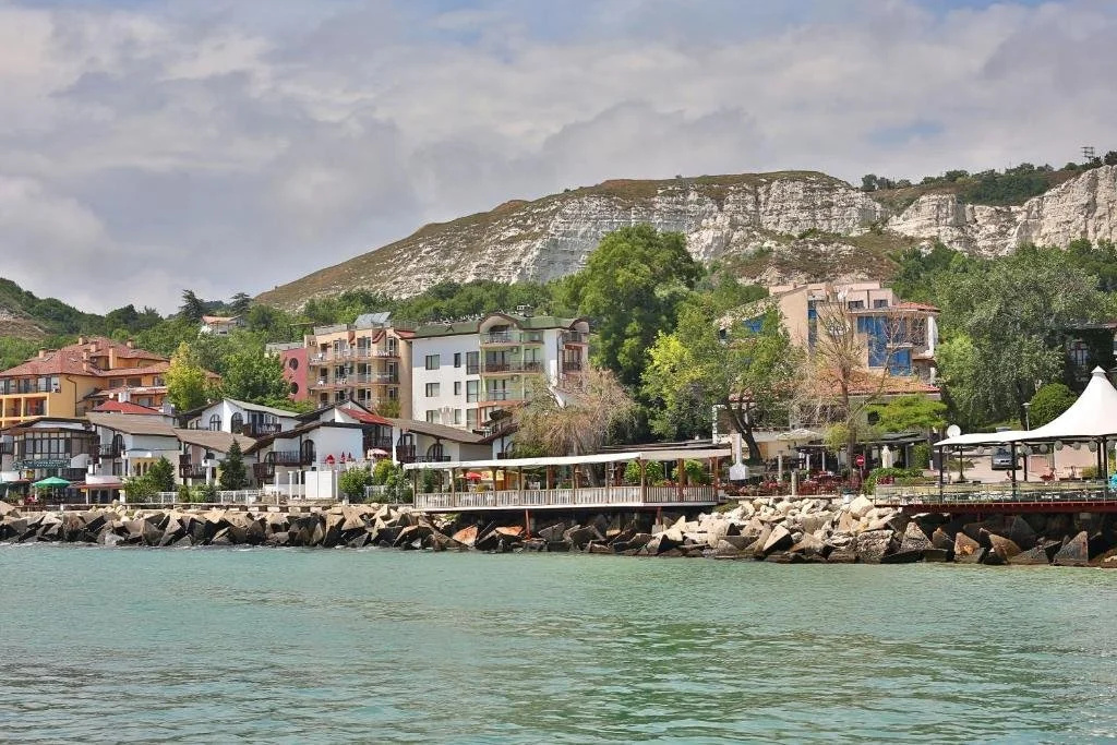 Beach & Waterfront