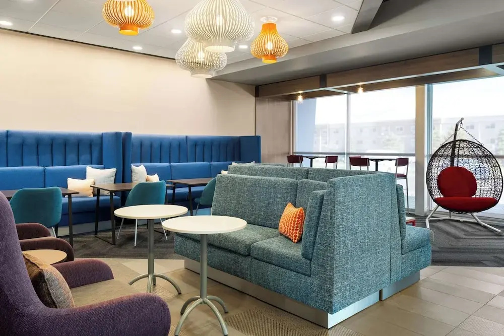 Lobby & Reception