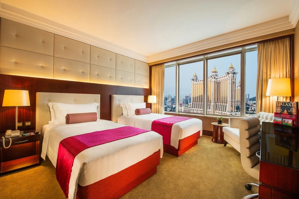 Broadway Double room with city view (twin beds)