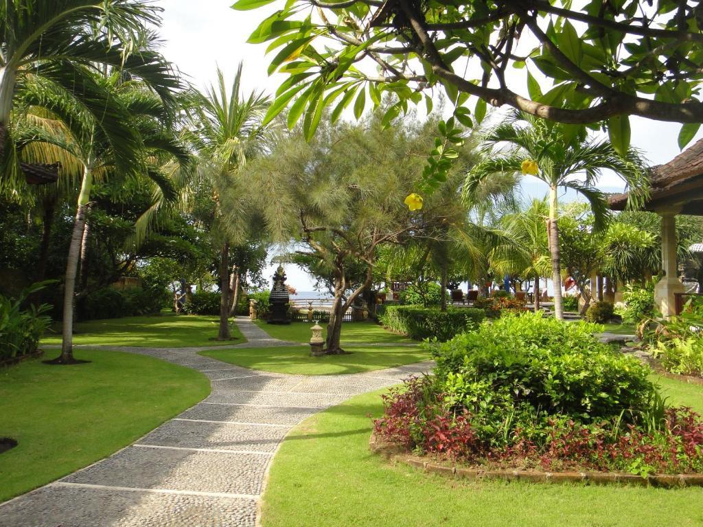 Arya Amed Beach Resort