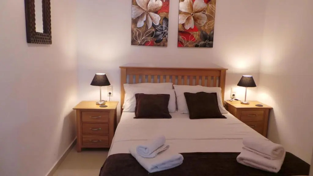1 Bedroom Apartment with garden view