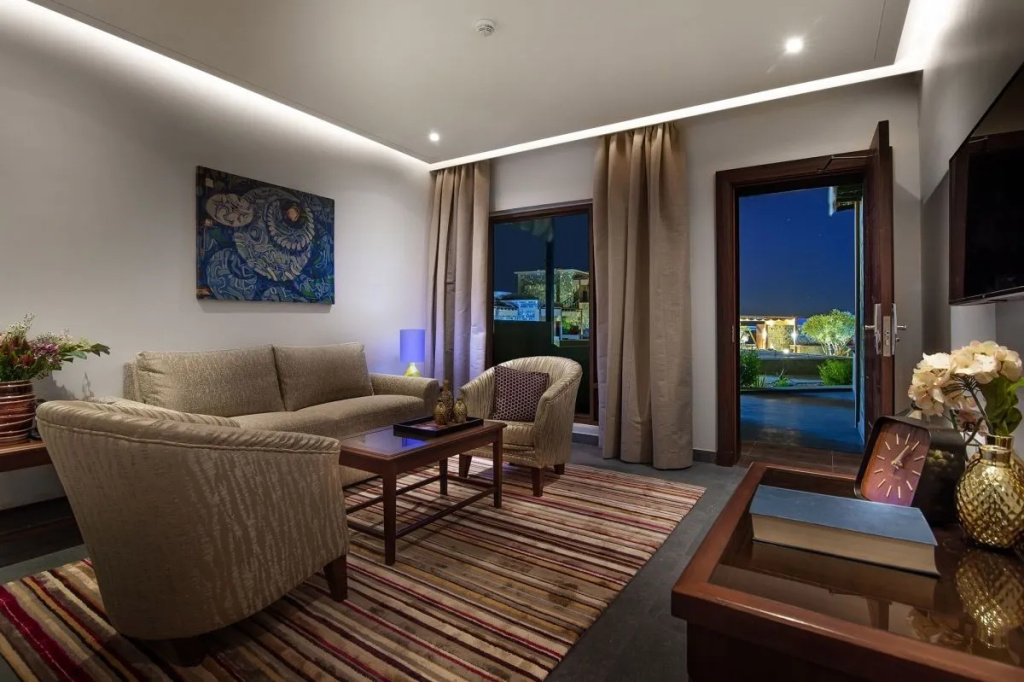Lobby & Reception