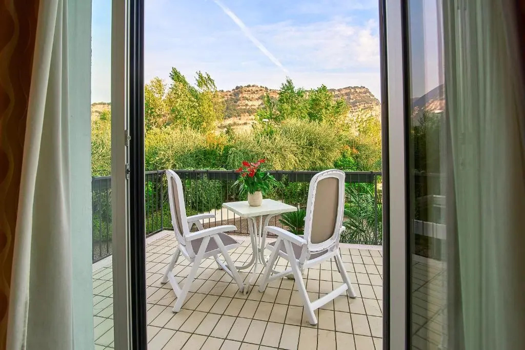 Superior Double room with balcony (full double bed)