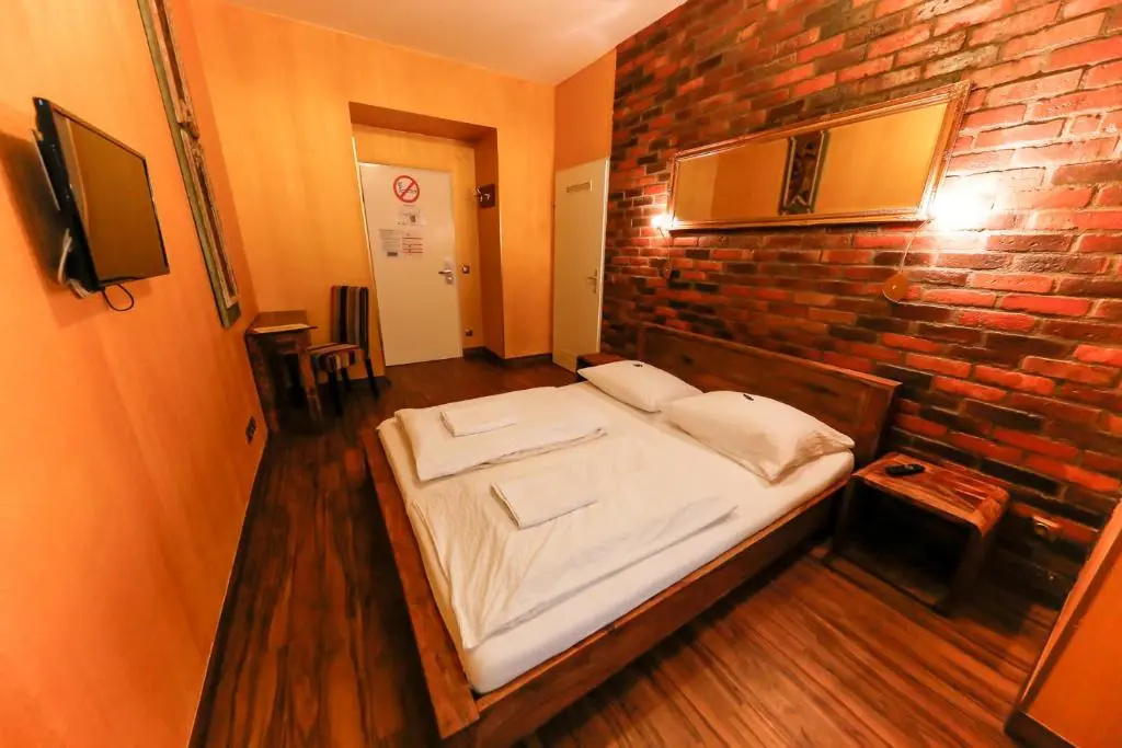 Premium Double room (full double bed)
