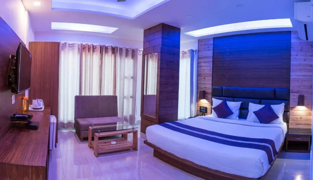 Standard room with mountain view