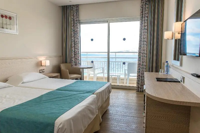 Cynthiana Beach Hotel - Chambres