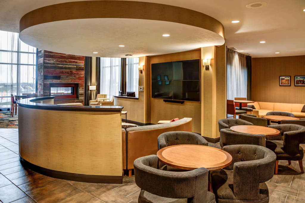 Lobby & Reception